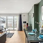 Apartment Lovely Gem - Sleeps 23 *