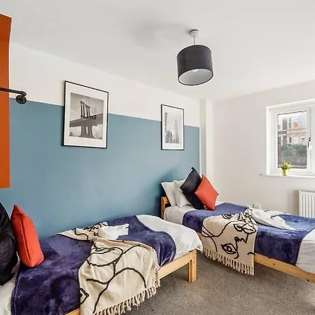 Lovely Gem - Sleeps 23