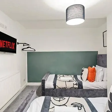 Lovely Gem - Sleeps 23