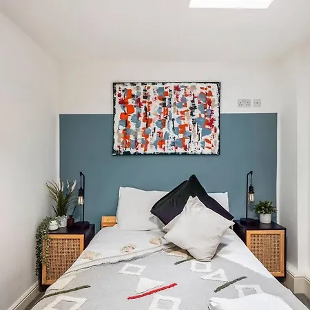 Apartment Lovely Gem - Sleeps 23