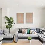 Lovely Gem - Sleeps 23