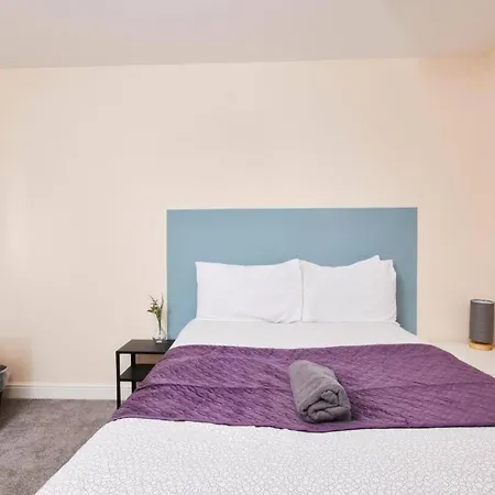 Lovely Gem - Sleeps 23 * Bristol