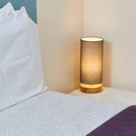 Lovely Gem - Sleeps 23 Apartment Bristol