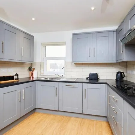Lovely Gem - Sleeps 23