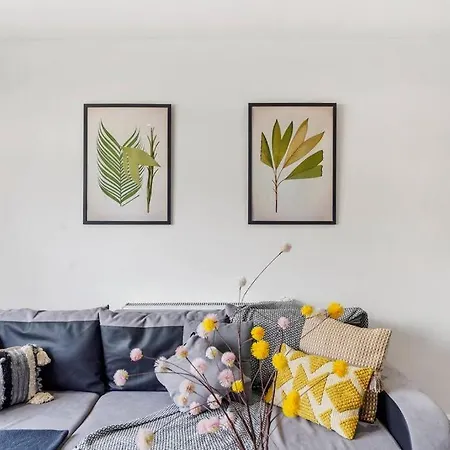 Apartment Lovely Gem - Sleeps 23