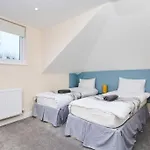Lovely Gem - Sleeps 23 Apartamento