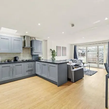 Apartman Lovely Gem - Sleeps 23 Bristol